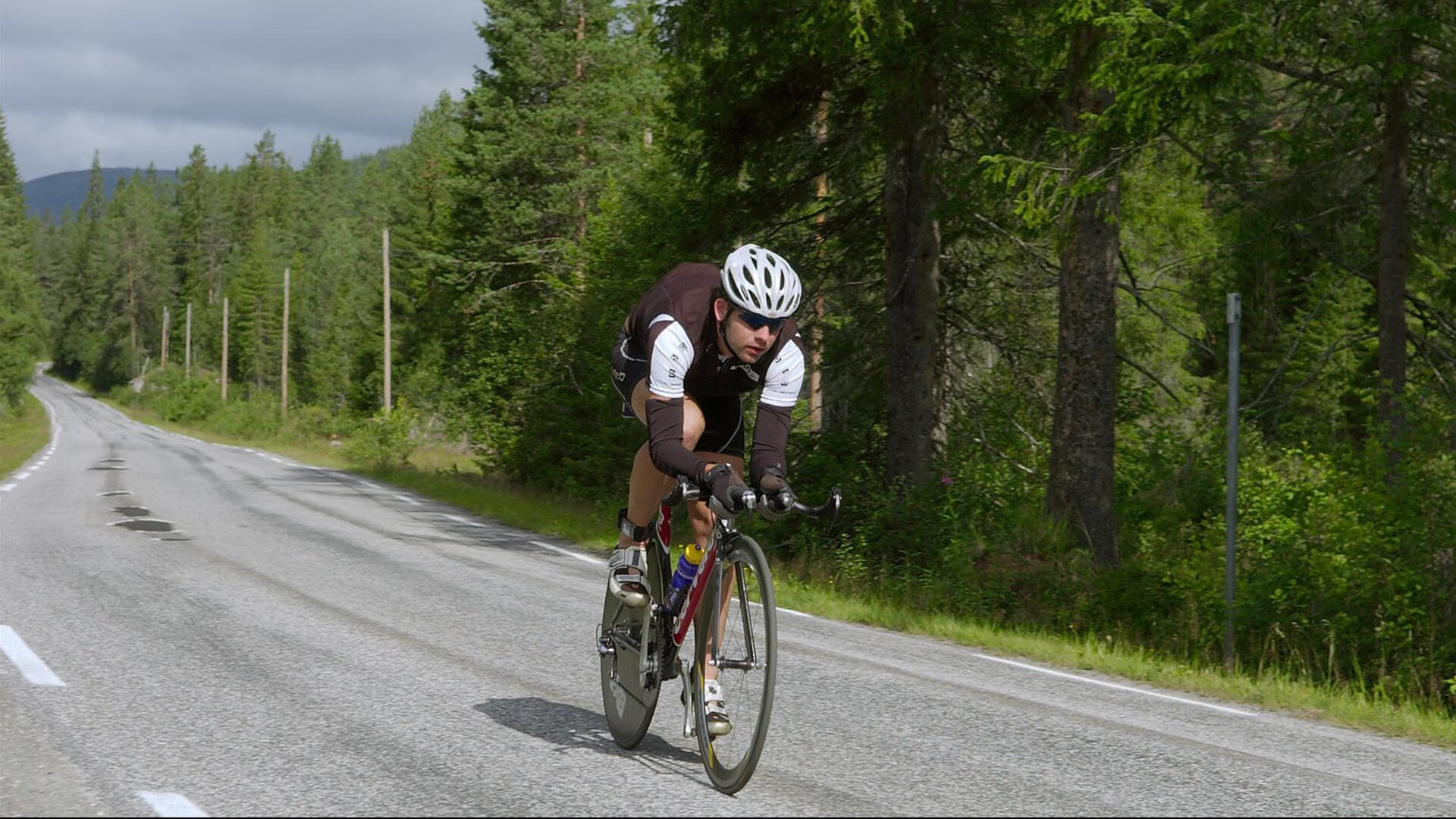 _极地冰川徒步：挑战极端天气条件_，极地冰川保湿套装